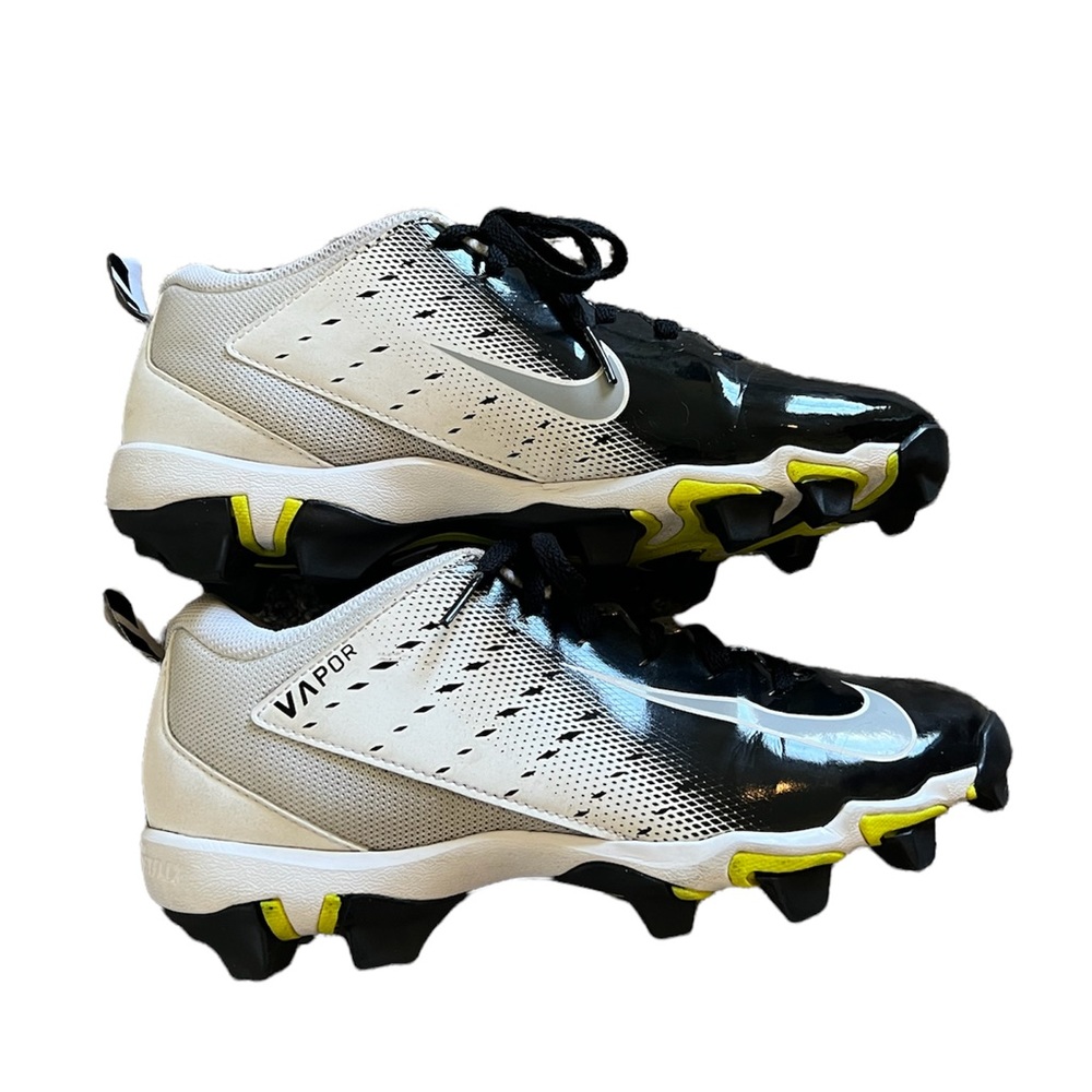 Boys Nike Vapor cleats 5.5Y